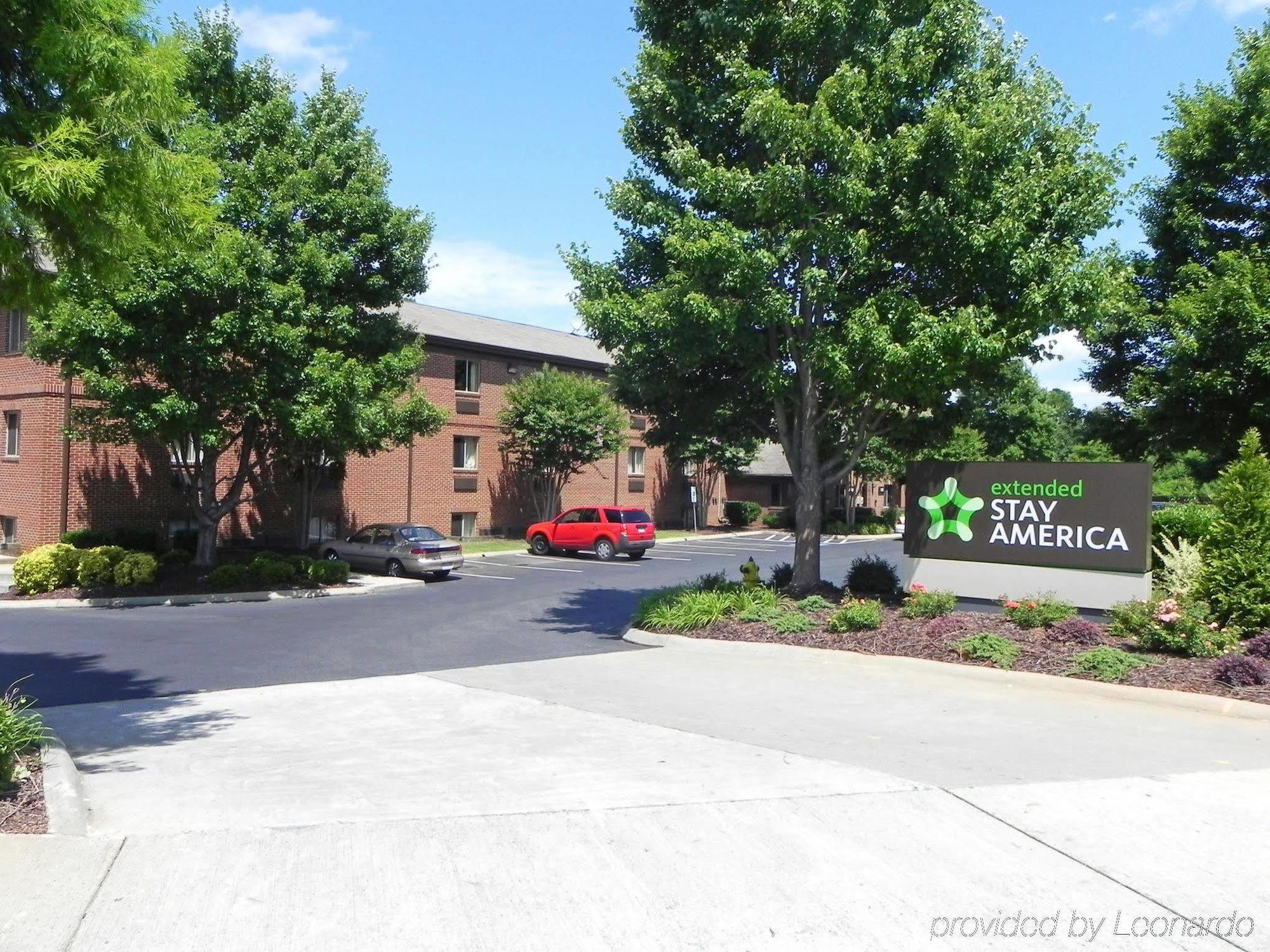 Extended Stay America Select Suites - Charlotte - University Place - E Mccullough Dr Zewnętrze zdjęcie