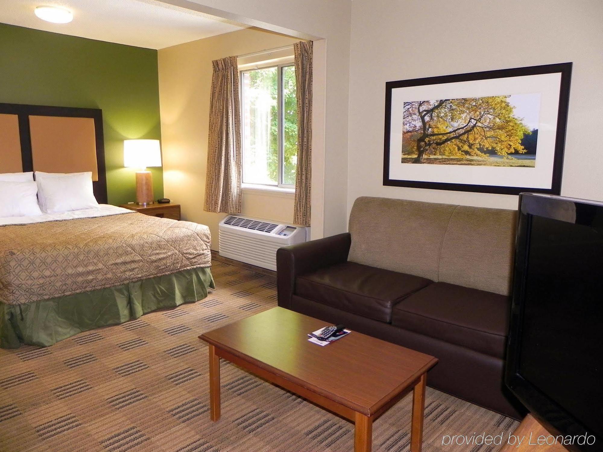 Extended Stay America Select Suites - Charlotte - University Place - E Mccullough Dr Zewnętrze zdjęcie