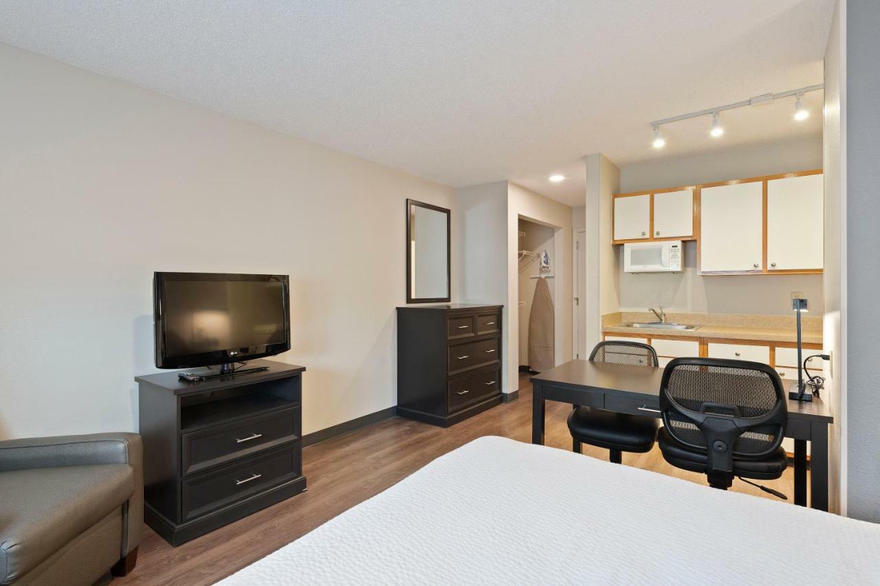 Extended Stay America Select Suites - Charlotte - University Place - E Mccullough Dr Zewnętrze zdjęcie