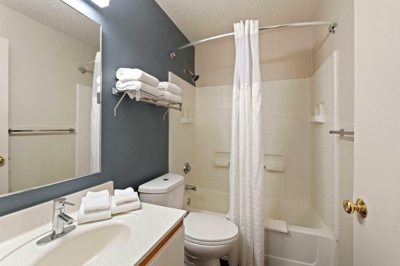 Extended Stay America Select Suites - Charlotte - University Place - E Mccullough Dr Zewnętrze zdjęcie